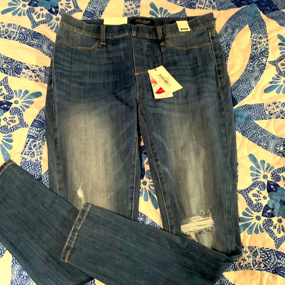 Judy Blue Pull on Denim